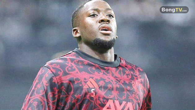 Konate có thể khoác áo Real