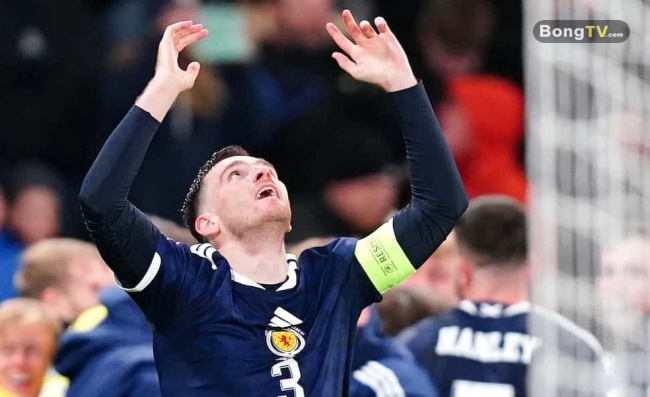 Robertson nhớ đến người đồng đội quá cố Jota.