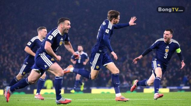 Scott McTominay tỏa sáng đúng lúc.