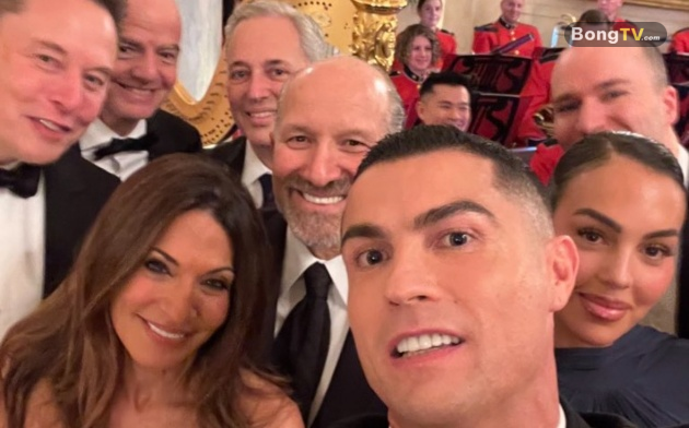 Bức ảnh gây sốt của Ronaldo và các nhân vật nổi tiếng.