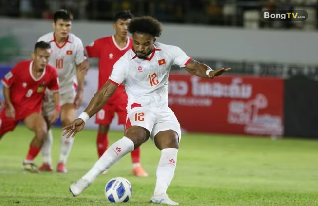 Xuân Son trở lại và ghi bàn cho Việt Nam.