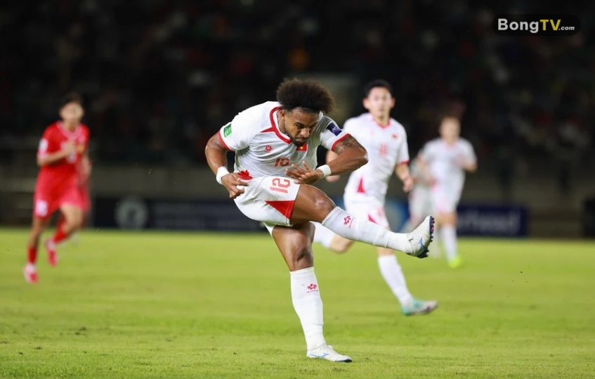 Xuân Son ghi dấu ấn trong ngày tái xuất tuyển Việt Nam.