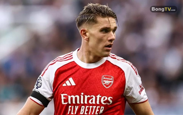 Viktor Gyokeres gây tranh cãi tại Arsenal.