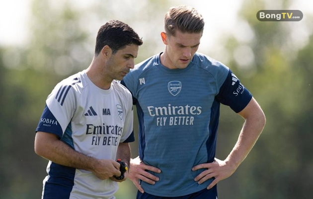 Mikel Arteta vẫn tin tưởng Viktor Gyokeres.