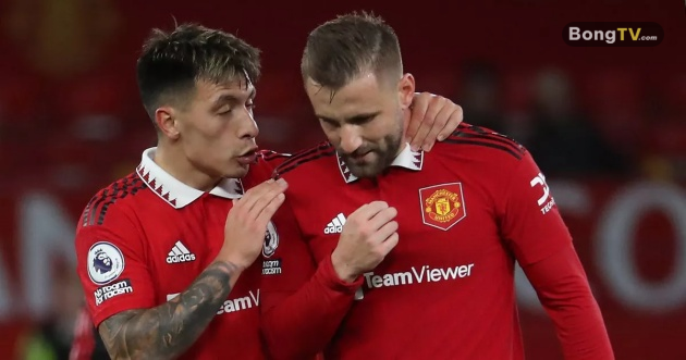 Martinez phải nhường lại vị trí cho Shaw.