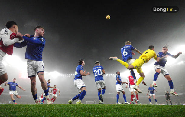 Bóng chết đang là trào lưu của Ngoại Hạng Anh.