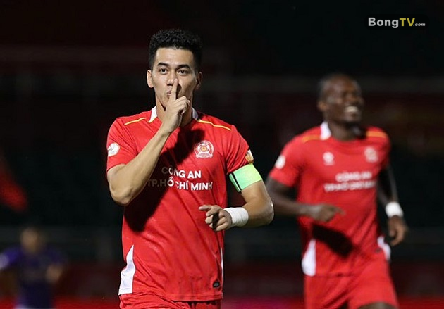 Tiến Linh vẫn là điểm tựa của đội chủ nhà.