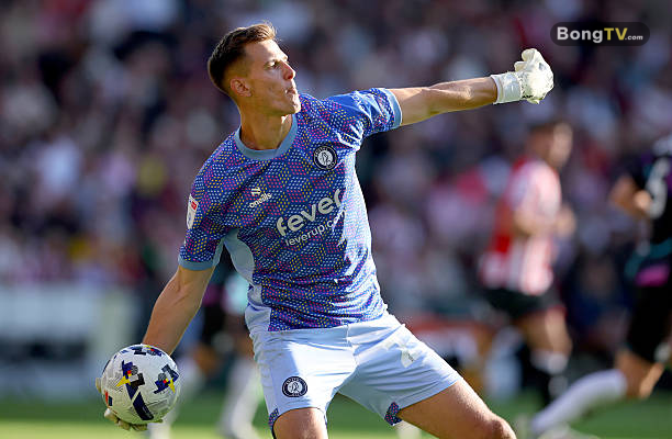 Vitek có thể dự phòng và thậm chí là cạnh tranh với Lammens.