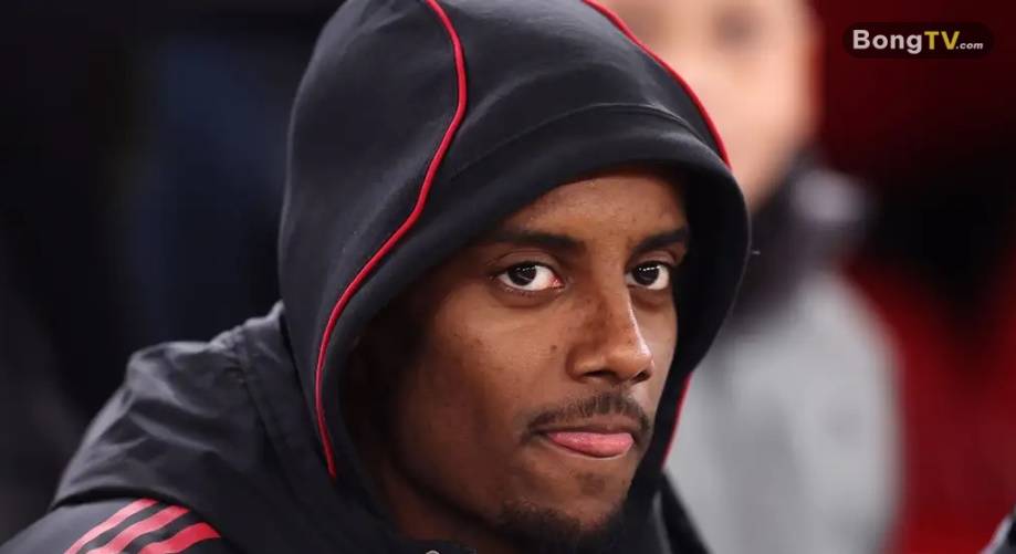 Isak đang chịu áp lực của một bom tấn tại Liverpool.