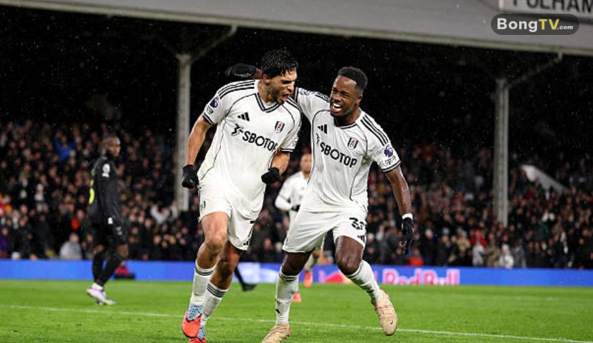 Jimenez giữ 3 điểm ở lại với Fulham.