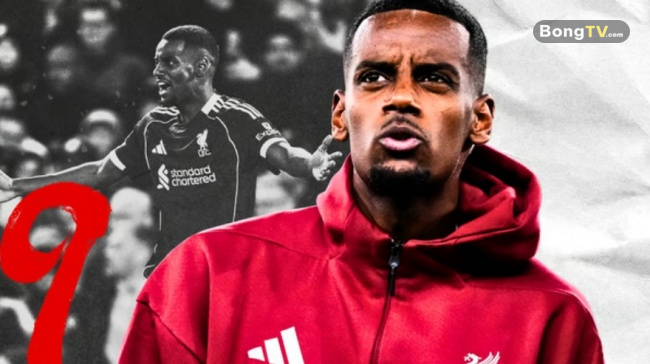 Isak lạc lõng trong đội hình Liverpool.