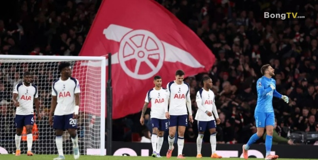 Tottenham thất bại 1-4 trước Arsenal.