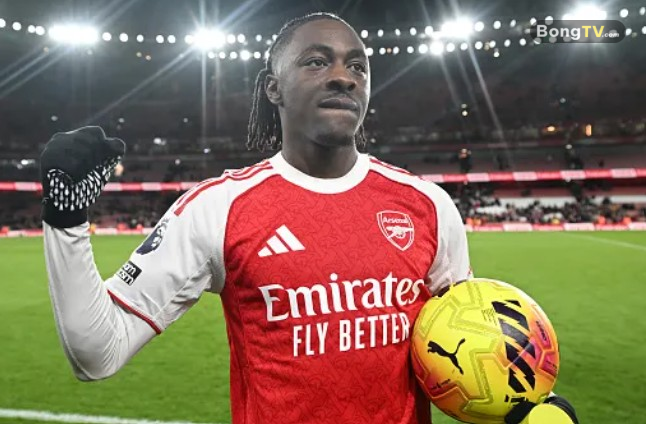 Eberechi Eze – 9.5 điểm. Eze sở hữu cú hat-trick xuất sắc với cả kỹ thuật lẫn bản lĩnh. Là điểm sáng lớn nhất trận đấu và khiến tuyến giữa của Spurs hoàn toàn bị động.