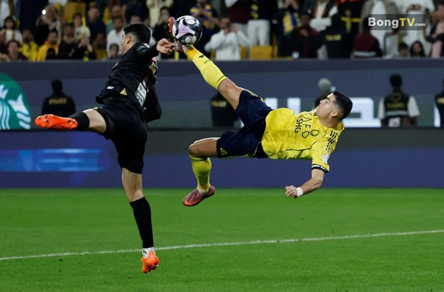 Pha làm bàn đẳng cấp của CR7.