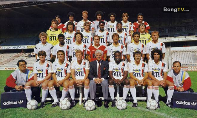 PSG bước lên đỉnh quốc nội với chức vô địch Ligue 1 năm 1986.