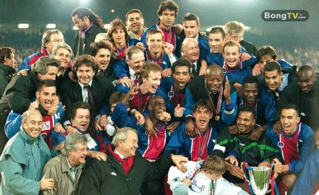 PSG giành chiến tích lịch sử với chức vô địch UEFA Cup Winners' Cup.