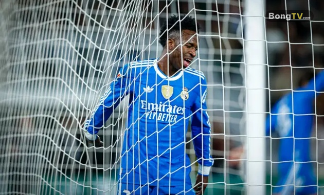 Vinicius gây thất vọng trước Elche