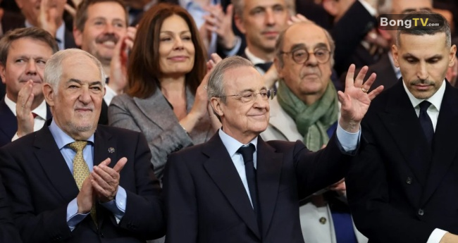 Chủ tịch Perez động viên Alonso.