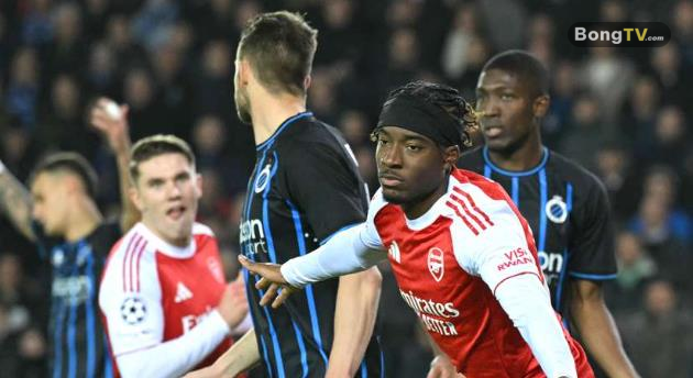 Noni Madueke chói sáng trong thắng lợi của Arsenal.