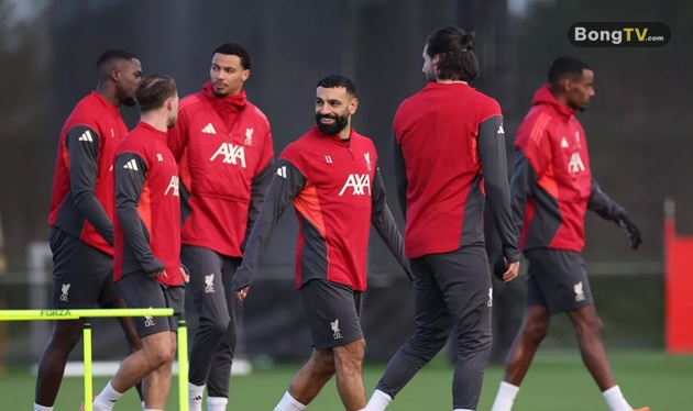 Salah vẫn vui vẻ tập luyện trước khi bị gạch tên.