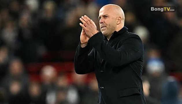 Arne Slot cập nhật tình hình chấn thương của Liverpool.