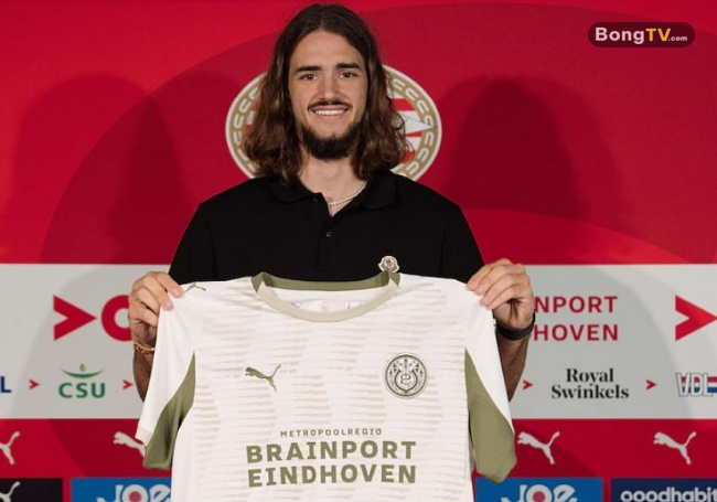 Yarek Gasiorowski gia nhập PSV.