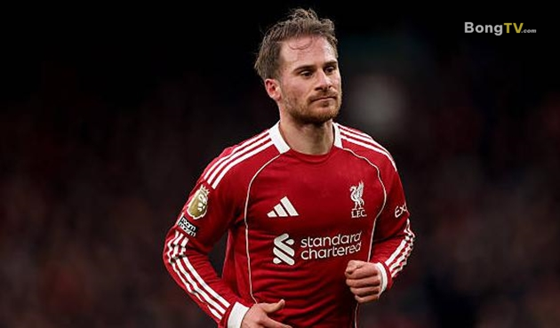 Alexis Mac Allister dường như đang lạc lõng tại Anfield.