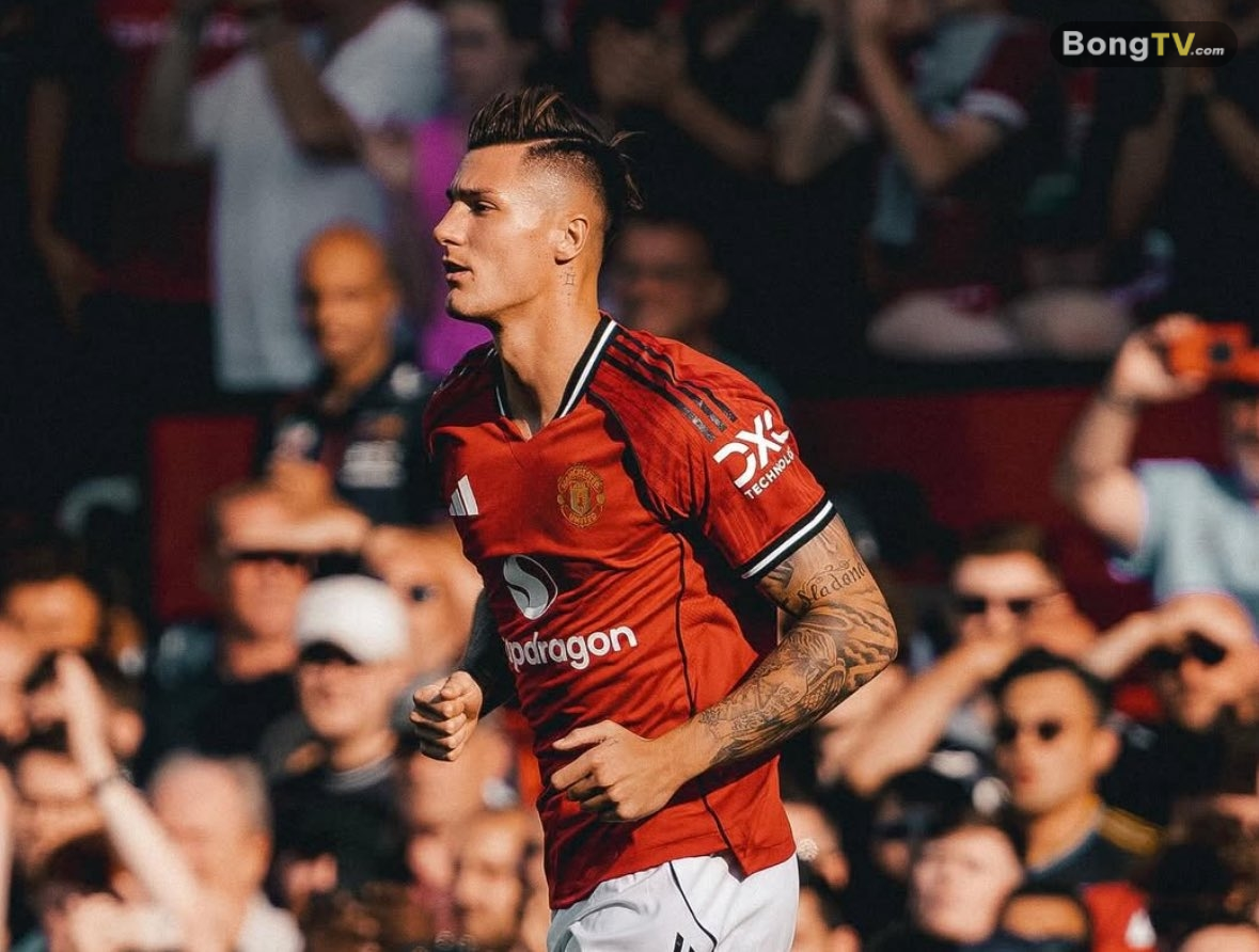 Benjamin Sesko gây thất vọng trong trận đấu với Leeds United.