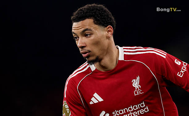 Ekitike vắng mặt trước Fulham vì chấn thương.