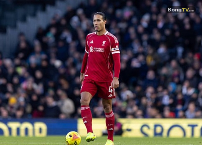 Virgil van Dijk - 6.2 điểm. Thủ quân người Hà Lan chơi tốt trong các pha không chiến và chỉ đạo hàng thủ, nhưng anh chính là người đã mắc lỗi vị trí khiến bẫy việt vị phá sản trong bàn thua đầu tiên.