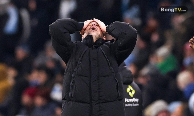 Pep bất lực sau bàn gỡ hoà.