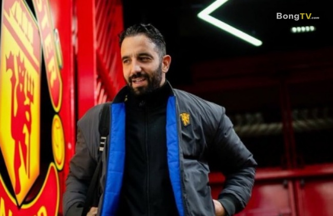 Amorim rời MU sau phát ngôn gây tranh cãi.