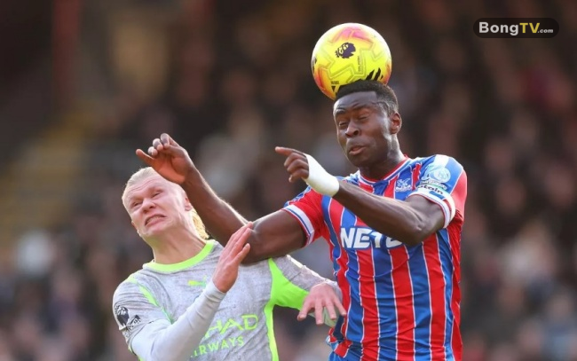 Guehi có kinh nghiệm thi đấu tại Ngoại hạng Anh.