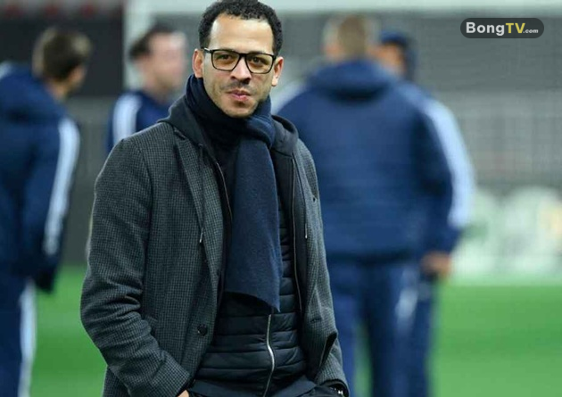 Việc HLV Rosenior chuyển đến Chelsea khiến CĐV Strasbourg không hài lòng.