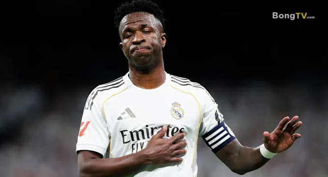 Vinicius có những mâu thuẫn với HLV Alonso sau trận gặp Barca.
