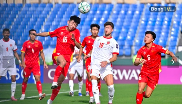 Thái Sơn góp phần giúp tuyến giữa Việt Nam trở nên cơ động, không lép vế trước U23 Jordan.