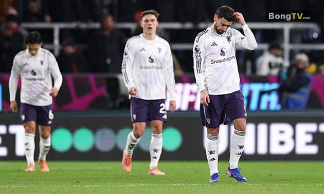 Manchester United bị Burnley cầm hòa trên sân khách.