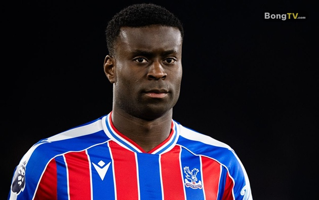 Arsenal muốn cuỗm Guehi trước Man City