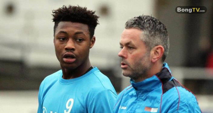 Antoine Semenyo cùng Jerry Gill, HLV của Bath City ngày nào.