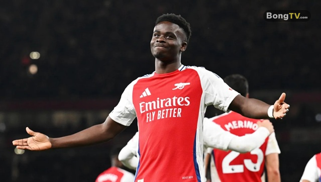 Saka đồng ý gia hạn hợp đồng với Arsenal