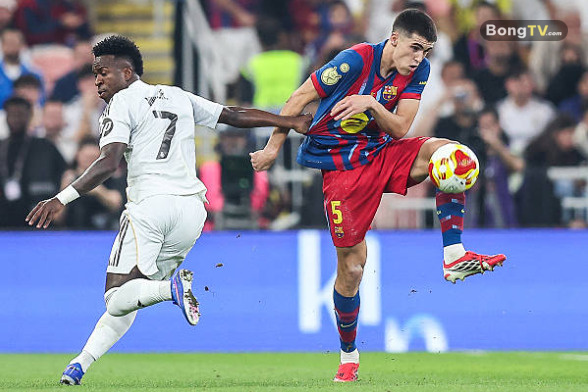 Cubarsi không thể theo kèm Vinicius ở bàn thua ở cuối hiệp một.