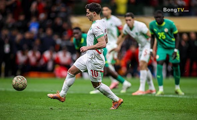 Brahim Diaz gây tranh cãi sau quả phạt đền hỏng ăn.