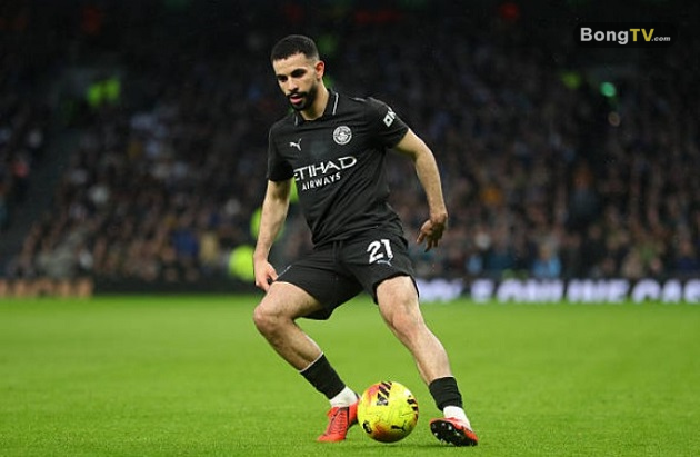 Rayan Aït-Nouri — 6.4: Góp phần nâng tầm chất lượng kỹ thuật cho một tập thể Man City vốn đã quá khéo léo. Một vài pha xử lý bằng chân của anh bên hành lang trái thực sự rất "mượt".

Bernardo Silva (đội trưởng) — 7.4: Đội trưởng của Man City đã thể hiện sự tinh quái và đẳng cấp của mình, điển hình là pha kiến tạo mẫu mực cho Semenyo ghi bàn.

Nico O’Reilly — 6.6:&nbsp; Khả năng chọn vị trí của anh đã gây nhiều khó khăn cho trung vệ lệch phải João Palhinha trong hiệp đầu. Sau khi Guardiola thay người kép giữa hiệp hai, O’Reilly lui về đá hậu vệ trái.

Rayan Cherki — 7.9: Dù có vẻ bị đau nhẹ, Cherki vẫn "nhảy múa" tại Bắc London. Cầu thủ người Pháp mở tỷ số bằng cú sút chính xác, đánh bại Guglielmo Vicario.

Antoine Semenyo — 7.3: Là mối đe dọa thường trực bên hành lang cánh, anh đã dứt điểm lạnh lùng ở tư thế thuận lợi để nhân đôi cách biệt cho Man City.

Erling Haaland — 7.0: Không có nhiều cơ hội dứt điểm, tiếp tục kéo dài cơn hạn hán bàn thắng từ bóng sống tại Ngoại hạng Anh. Trong hiệp một, anh làm lỡ nhịp một vài đợt tấn công của City do ra quyết định kém hoặc xử lý bước cuối cẩu thả.