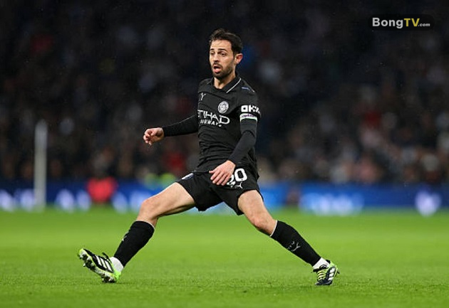 Bernardo Silva (đội trưởng) — 7.4: Đội trưởng của Man City đã thể hiện sự tinh quái và đẳng cấp của mình, điển hình là pha kiến tạo mẫu mực cho Semenyo ghi bàn.

Nico O’Reilly — 6.6:&nbsp; Khả năng chọn vị trí của anh đã gây nhiều khó khăn cho trung vệ lệch phải João Palhinha trong hiệp đầu. Sau khi Guardiola thay người kép giữa hiệp hai, O’Reilly lui về đá hậu vệ trái.

Rayan Cherki — 7.9: Dù có vẻ bị đau nhẹ, Cherki vẫn "nhảy múa" tại Bắc London. Cầu thủ người Pháp mở tỷ số bằng cú sút chính xác, đánh bại Guglielmo Vicario.

Antoine Semenyo — 7.3: Là mối đe dọa thường trực bên hành lang cánh, anh đã dứt điểm lạnh lùng ở tư thế thuận lợi để nhân đôi cách biệt cho Man City.

Erling Haaland — 7.0: Không có nhiều cơ hội dứt điểm, tiếp tục kéo dài cơn hạn hán bàn thắng từ bóng sống tại Ngoại hạng Anh. Trong hiệp một, anh làm lỡ nhịp một vài đợt tấn công của City do ra quyết định kém hoặc xử lý bước cuối cẩu thả.