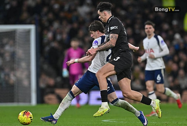 Nico O’Reilly — 6.6:&nbsp; Khả năng chọn vị trí của anh đã gây nhiều khó khăn cho trung vệ lệch phải João Palhinha trong hiệp đầu. Sau khi Guardiola thay người kép giữa hiệp hai, O’Reilly lui về đá hậu vệ trái.

Rayan Cherki — 7.9: Dù có vẻ bị đau nhẹ, Cherki vẫn "nhảy múa" tại Bắc London. Cầu thủ người Pháp mở tỷ số bằng cú sút chính xác, đánh bại Guglielmo Vicario.

Antoine Semenyo — 7.3: Là mối đe dọa thường trực bên hành lang cánh, anh đã dứt điểm lạnh lùng ở tư thế thuận lợi để nhân đôi cách biệt cho Man City.

Erling Haaland — 7.0: Không có nhiều cơ hội dứt điểm, tiếp tục kéo dài cơn hạn hán bàn thắng từ bóng sống tại Ngoại hạng Anh. Trong hiệp một, anh làm lỡ nhịp một vài đợt tấn công của City do ra quyết định kém hoặc xử lý bước cuối cẩu thả.