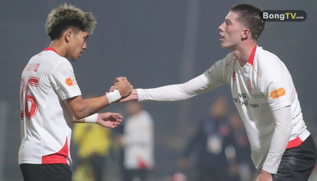 HLV Kim Sang Sik có thêm những góc nhìn từ nhân sự Việt Kiều để bổ sung cho đội tuyển Việt Nam.