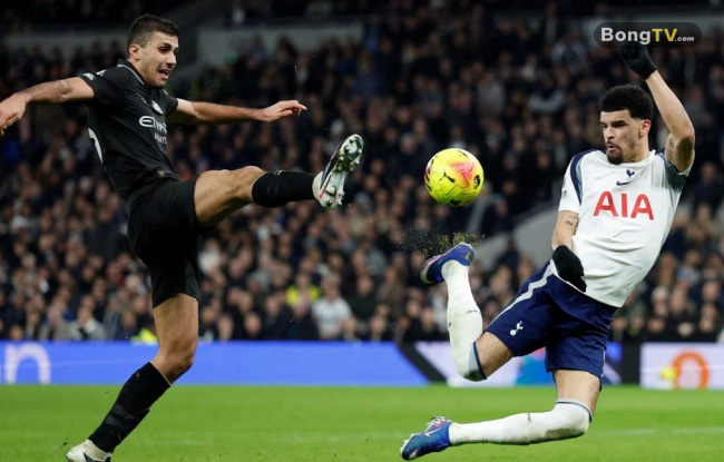 Tottenham hòa 2-2 Man City.