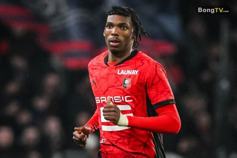 Jeremy Jacquet sẽ chỉ chính thức gia nhập Liverpool sau khi khép lại mùa giải này.