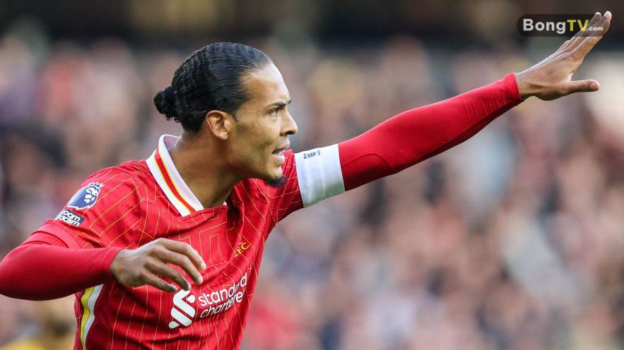 Jeremy Jacquet được xem là phương án thay thế Virgil Van Dijk trong tương lai.