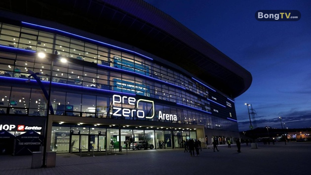 Bên ngoài sân PreZero Arena.